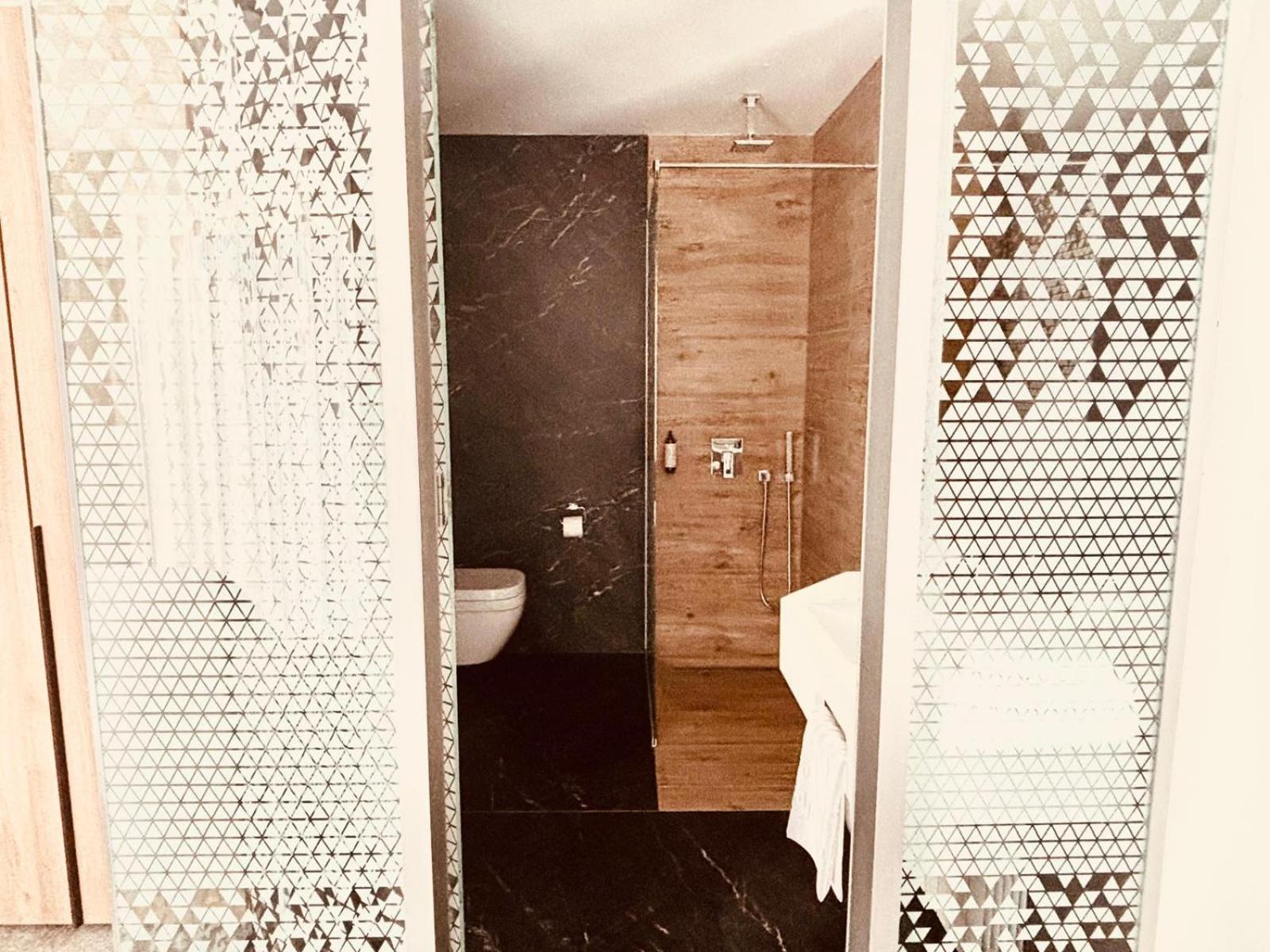 Cm111Apparthotel ブカレスト エクステリア 写真