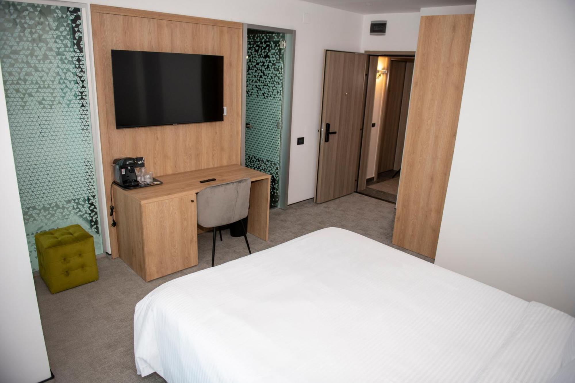 Cm111Apparthotel ブカレスト エクステリア 写真