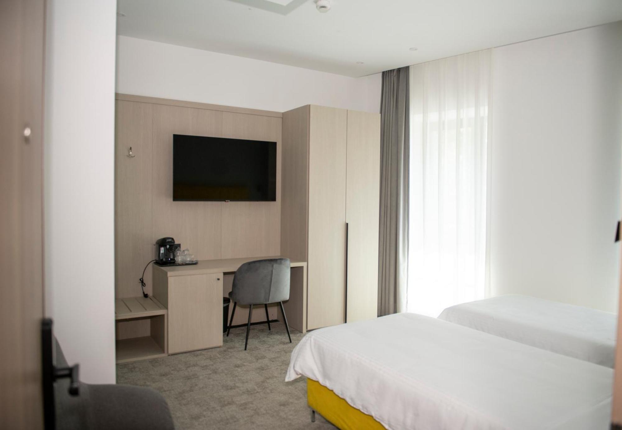 Cm111Apparthotel ブカレスト エクステリア 写真