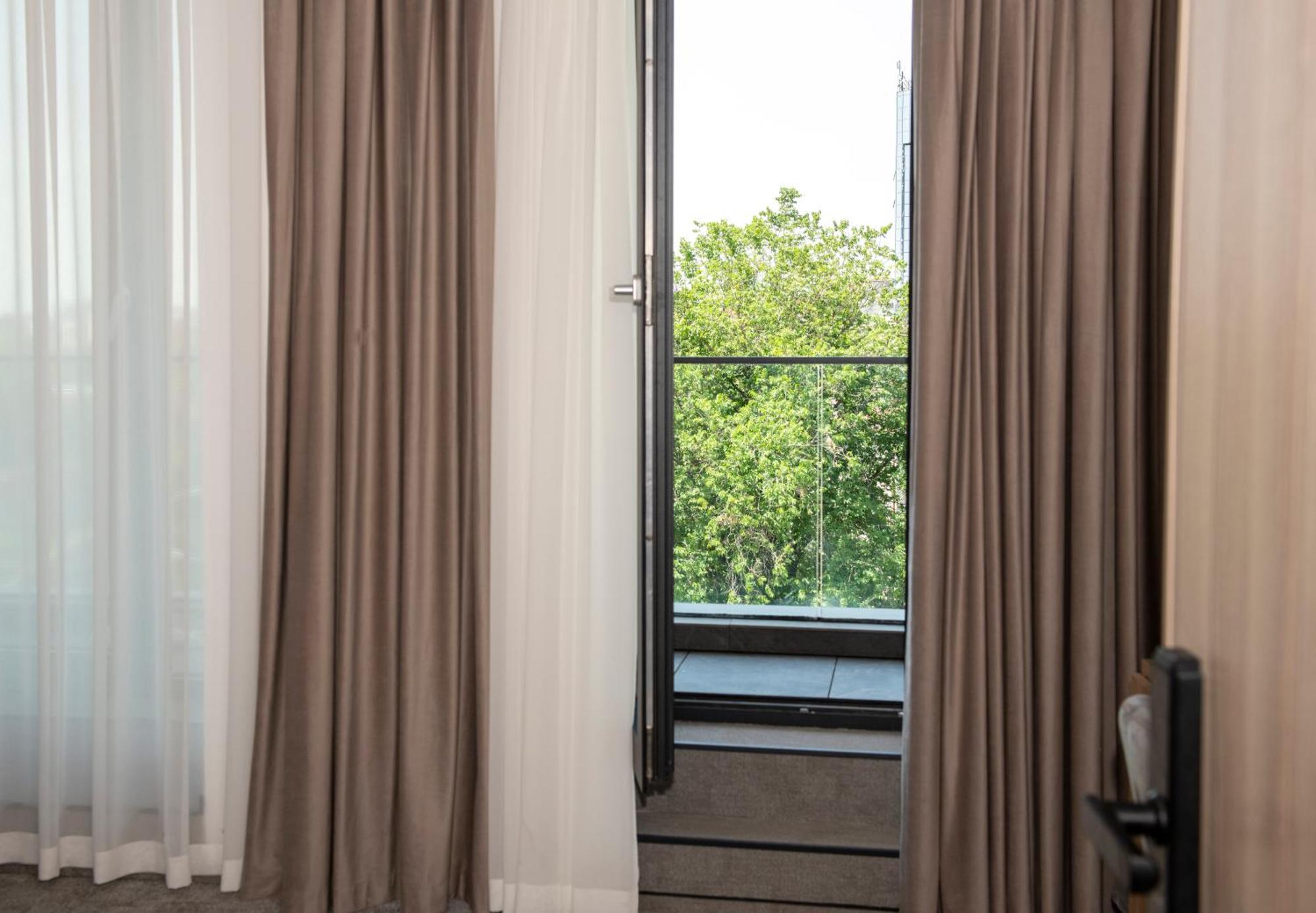 Cm111Apparthotel ブカレスト エクステリア 写真